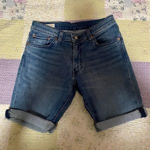 Levi’s jean shorts size 31